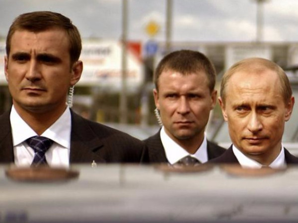 Путин предложил запретить сотрудникам ФСО в интернете рассказывать о службе