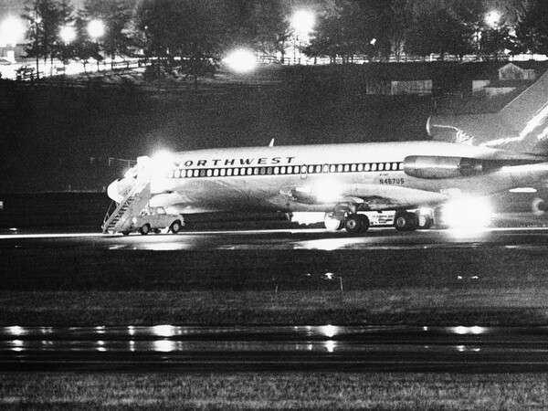 История угона самолета, после которого появились строгие досмотры в аэропортах 
