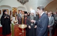 Reagan_at_Danilov_Monastery, 1988