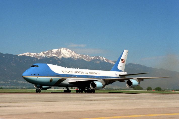 Air_Force_One_on_the_ground